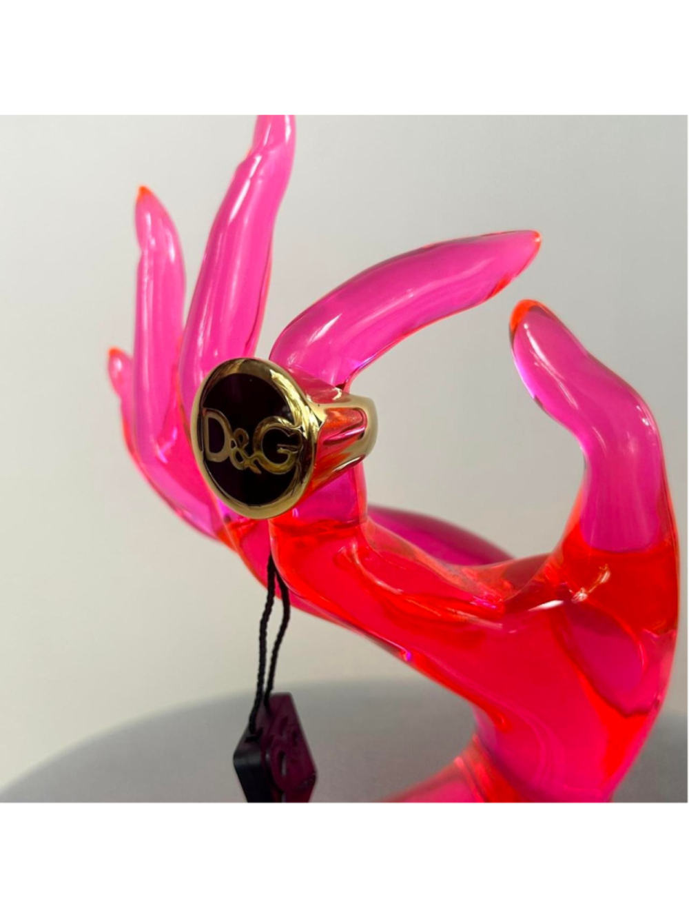 NWT vintage D&G gold and black signet style ring